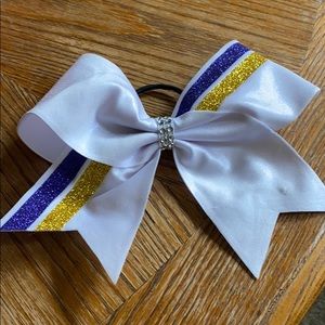 Cheer bow